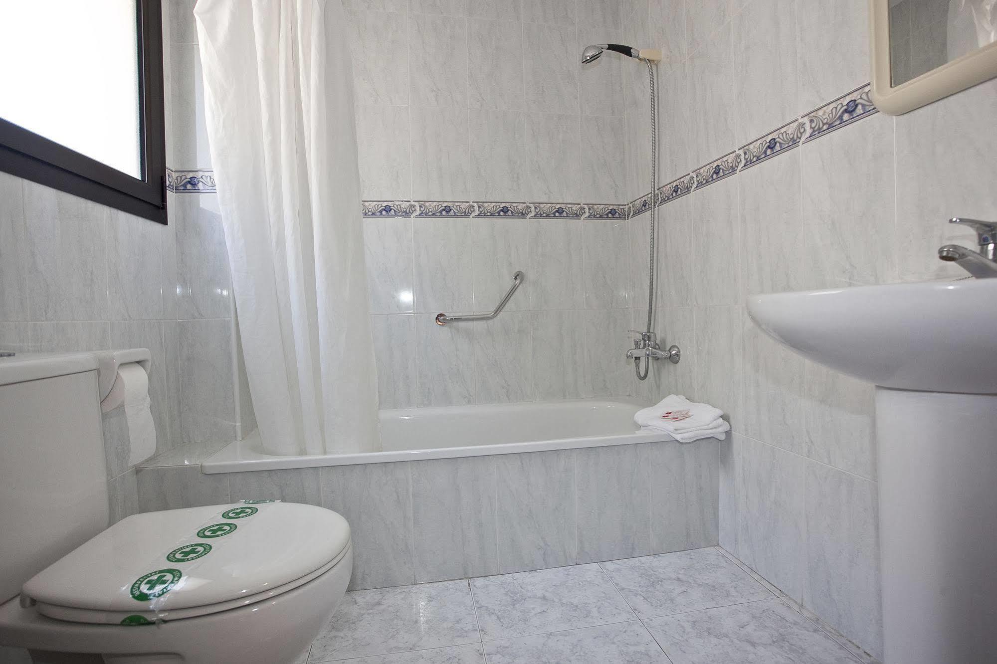 Hotel Beri Льянсса Экстерьер фото